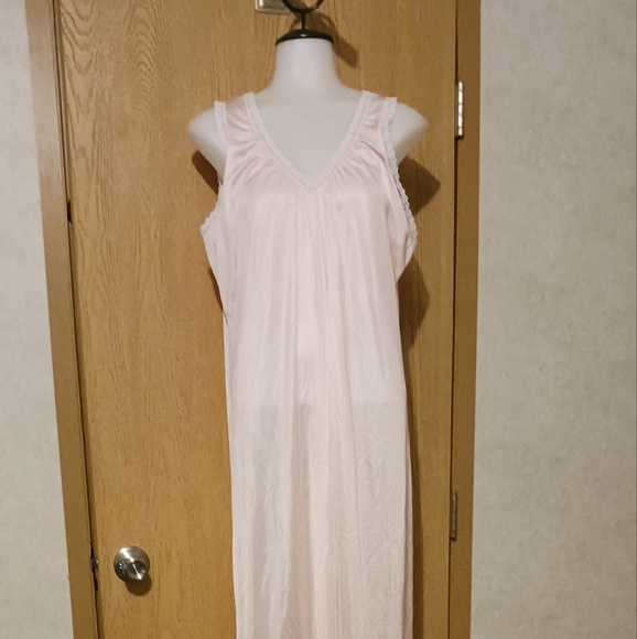 Miss Diva Robe and gown set - Picture 2 of 9